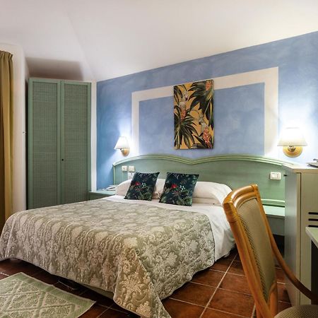 Hotel Stefania Boutique Hotel By The Beach Олбия Екстериор снимка