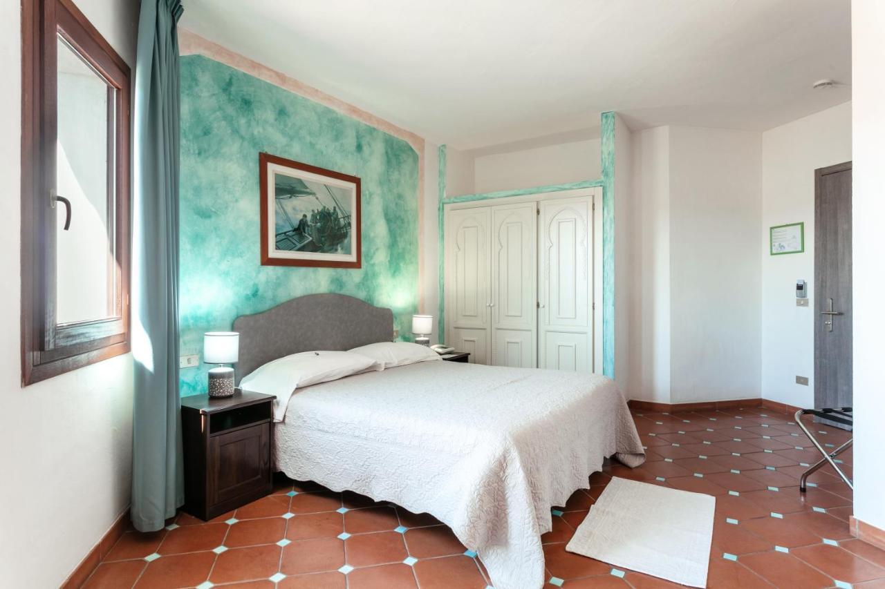Hotel Stefania Boutique Hotel By The Beach Олбия Екстериор снимка