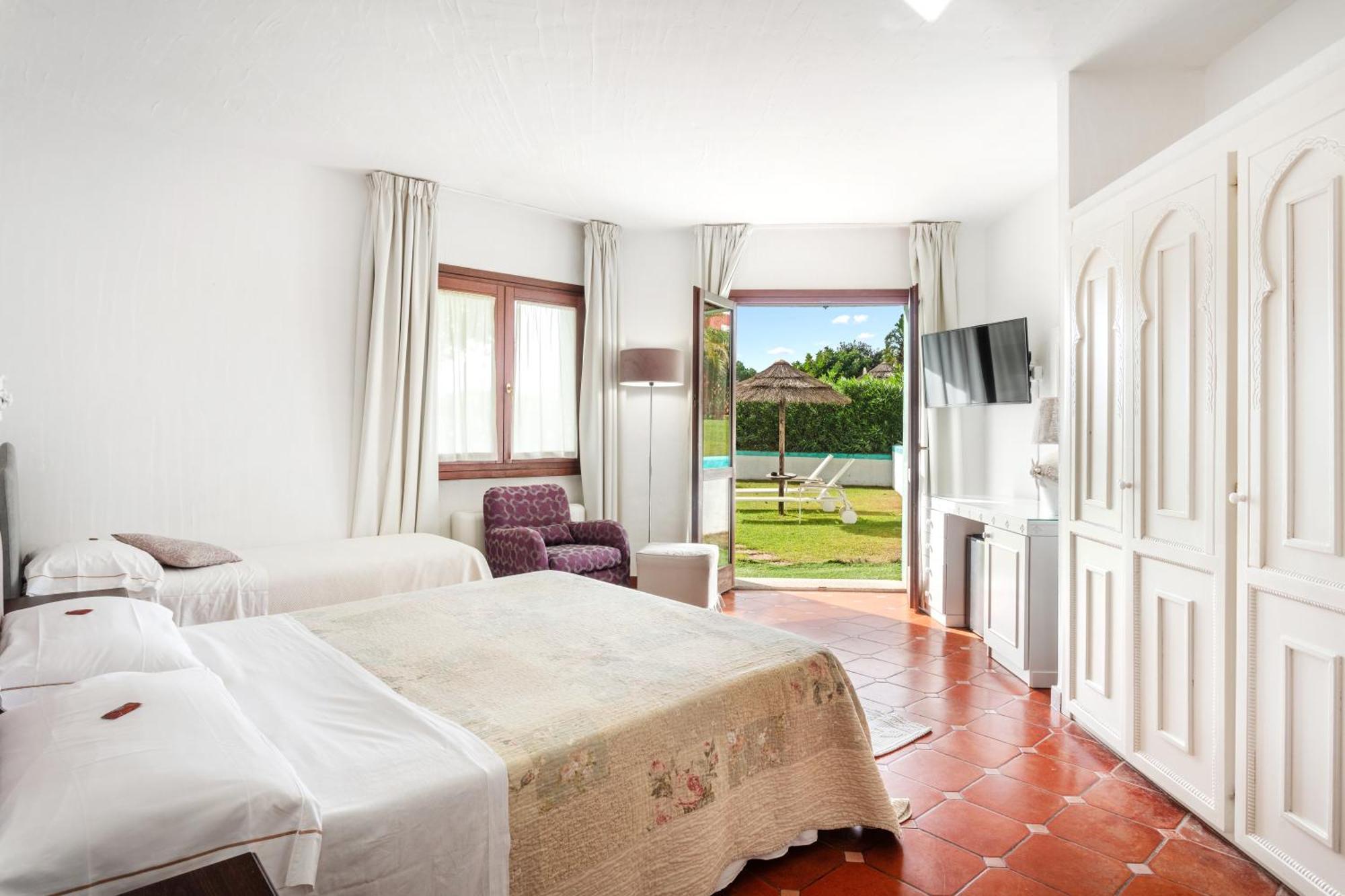 Hotel Stefania Boutique Hotel By The Beach Олбия Екстериор снимка