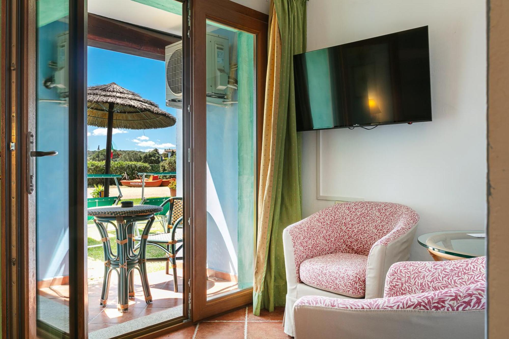 Hotel Stefania Boutique Hotel By The Beach Олбия Стая снимка